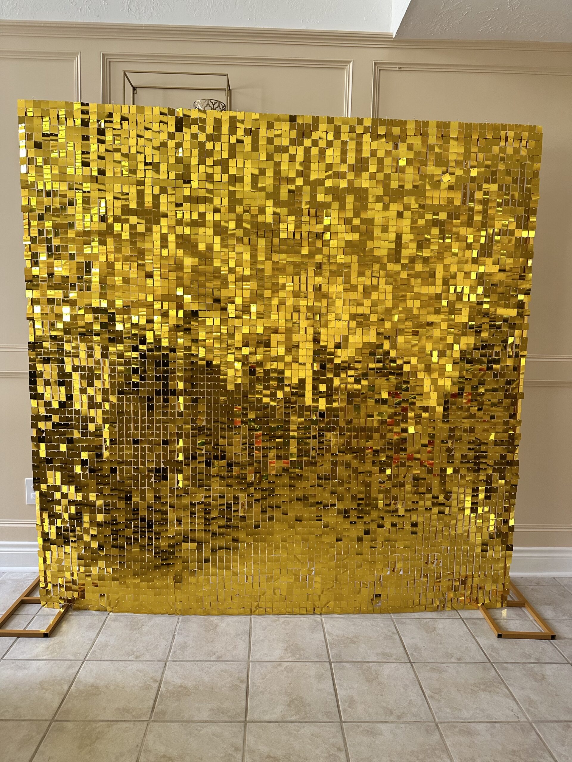 8x8 Sequins Wall - Gold